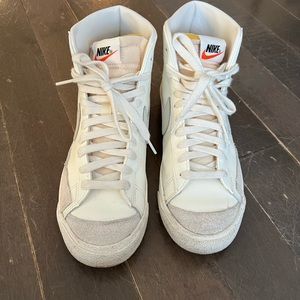 Nike Blazer Mid '77 women’s 8.5